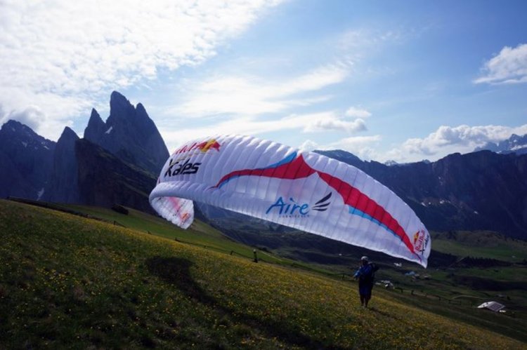 (image for) Ozone LM5 Lightweight Paraglider